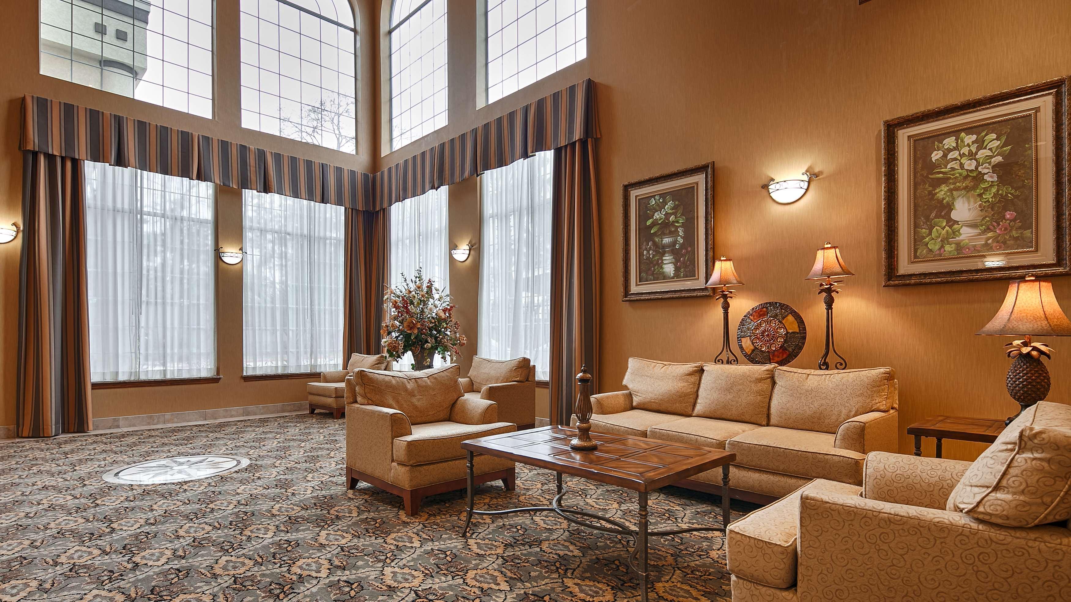 Best Western Plus New Caney Inn & Suites Exterior photo